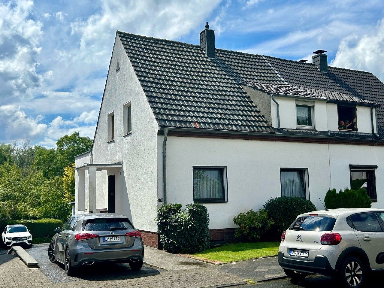 Nahe Unterbacher See – Traumhaftes Grundstück mit sanierungsbedürftigem EFH