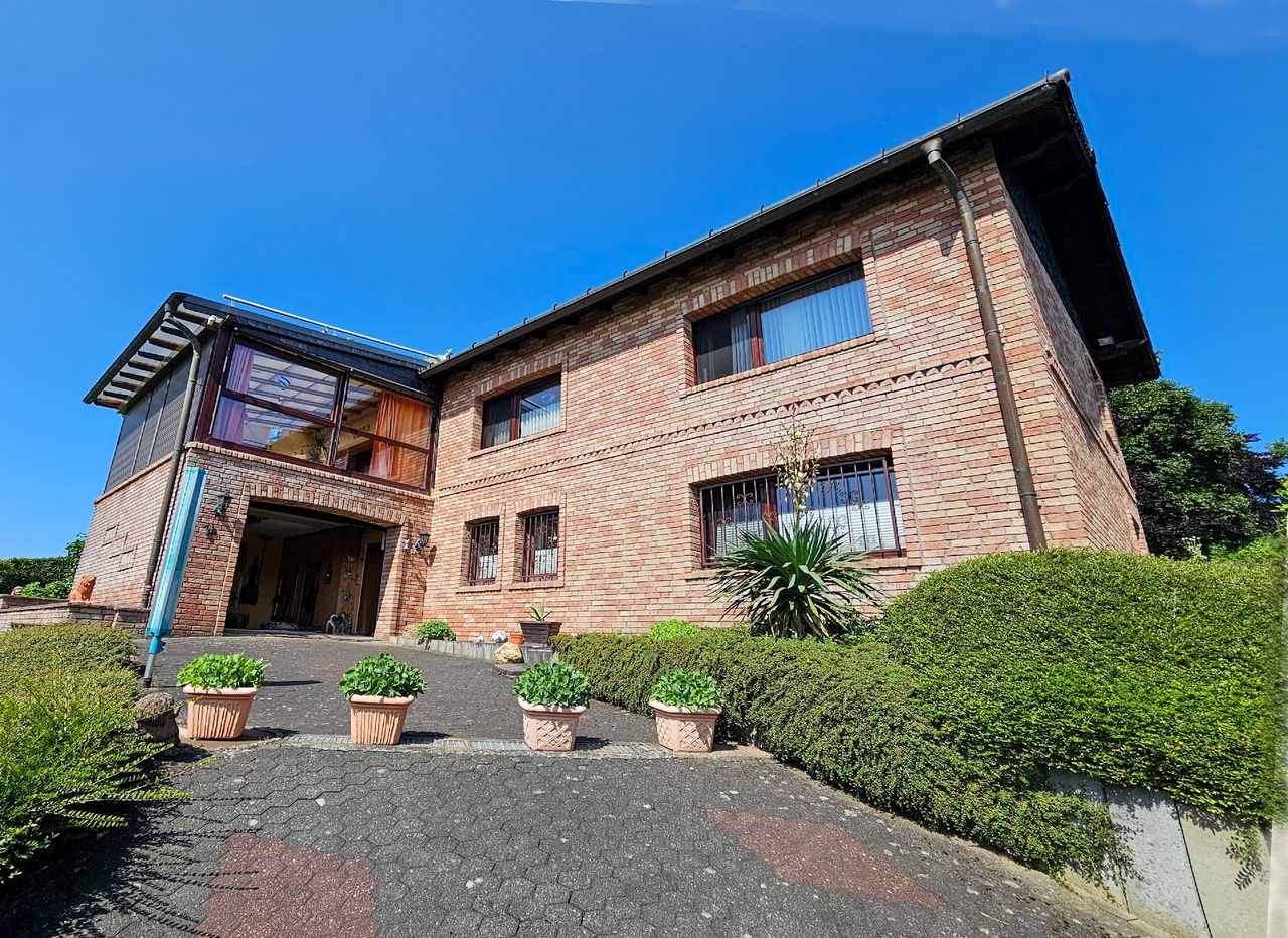 Traumhafte Aussicht Höhenlage Hennef gemütliches EFH mit Wintergarten, Kamin und Garage