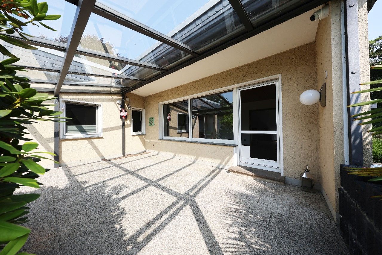 Freistehender Bungalow, ca. 123 m² Wohnfläche, 850 m² Grundstück, Garage …