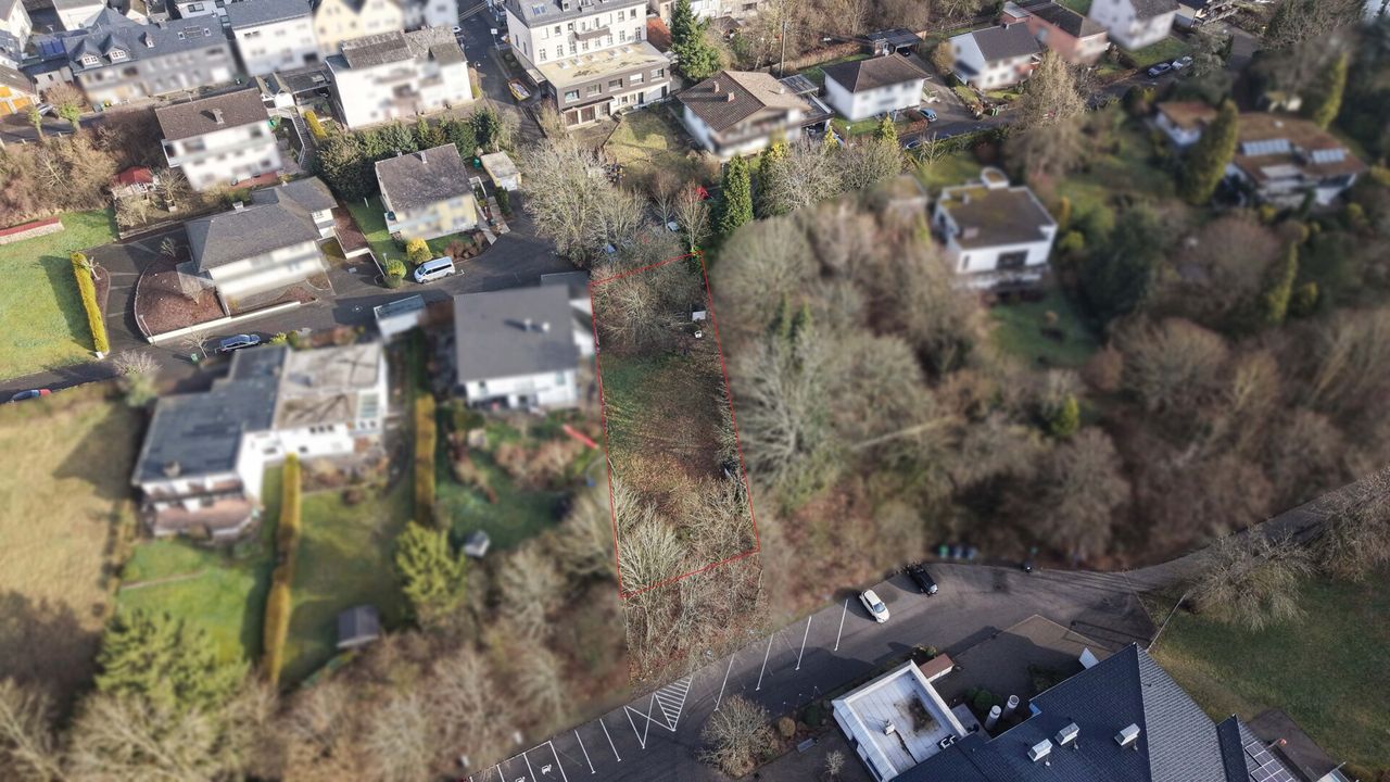 Attraktives Hanggrundstück in fußläufiger Zentrumsnähe von Hachenburg!