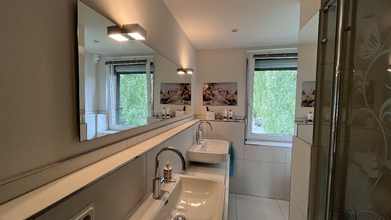 Moderne 3-Zimmer-Wohnung ca. 80m² und eigenem Hauseingang zu vermieten!