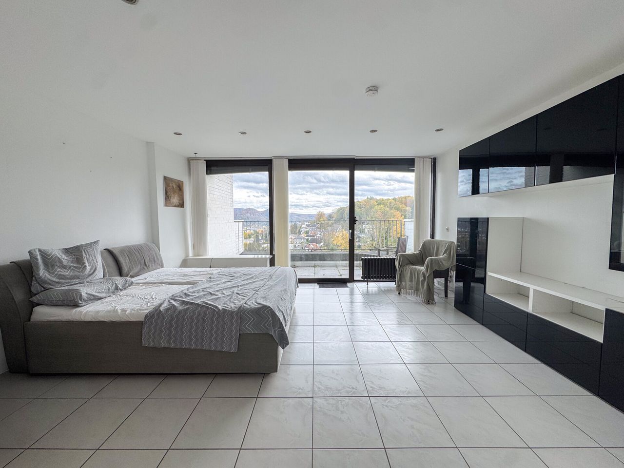 Möblierte 1-Zimmer-Wohnung in Muffendorf, mit großem Balkon und traumhafter Aussicht