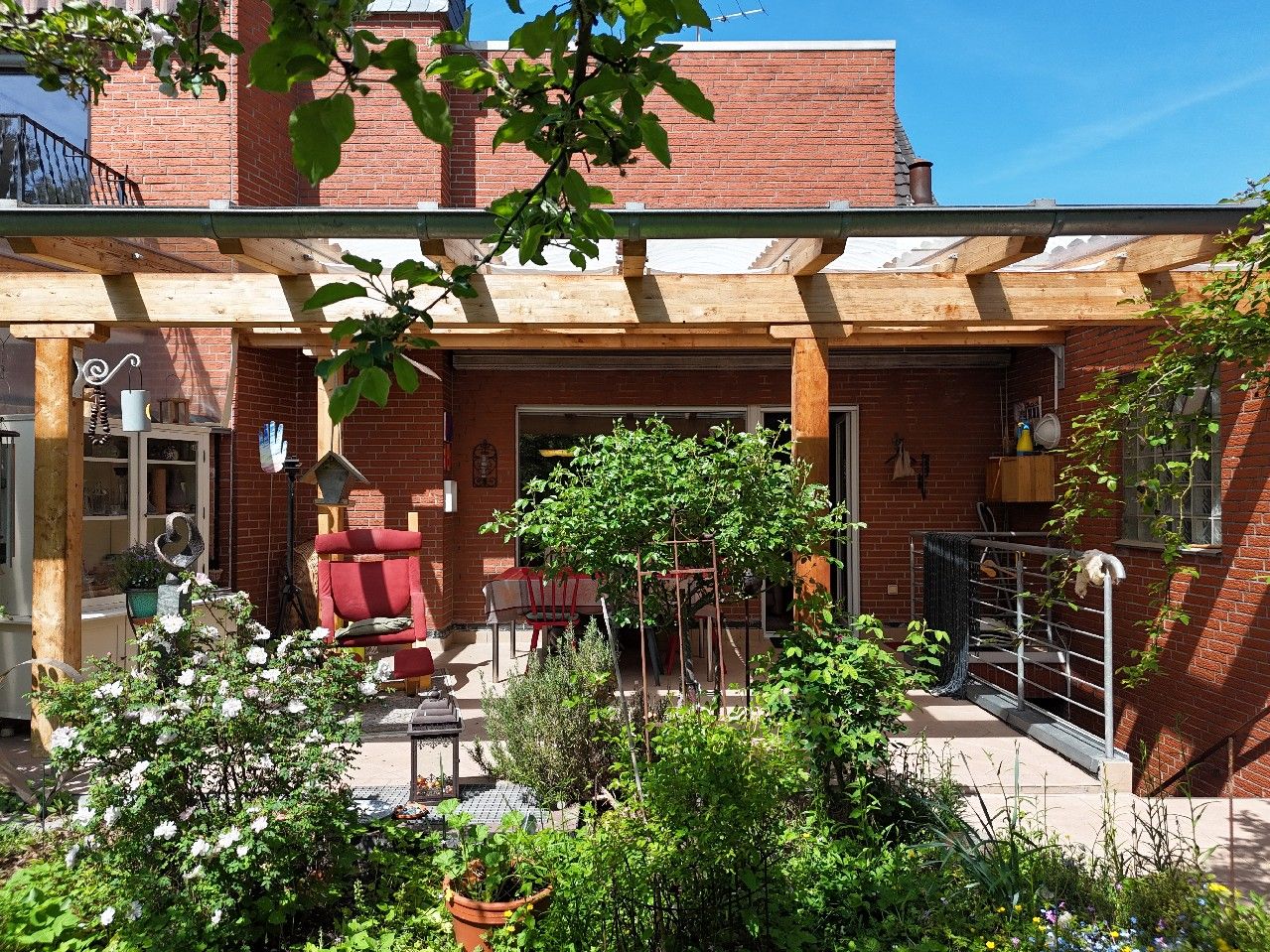 Gibt es ja doch noch! Klassische Doppelhaushälfte mit tollem Grundstück in Dormagen – Mitte
