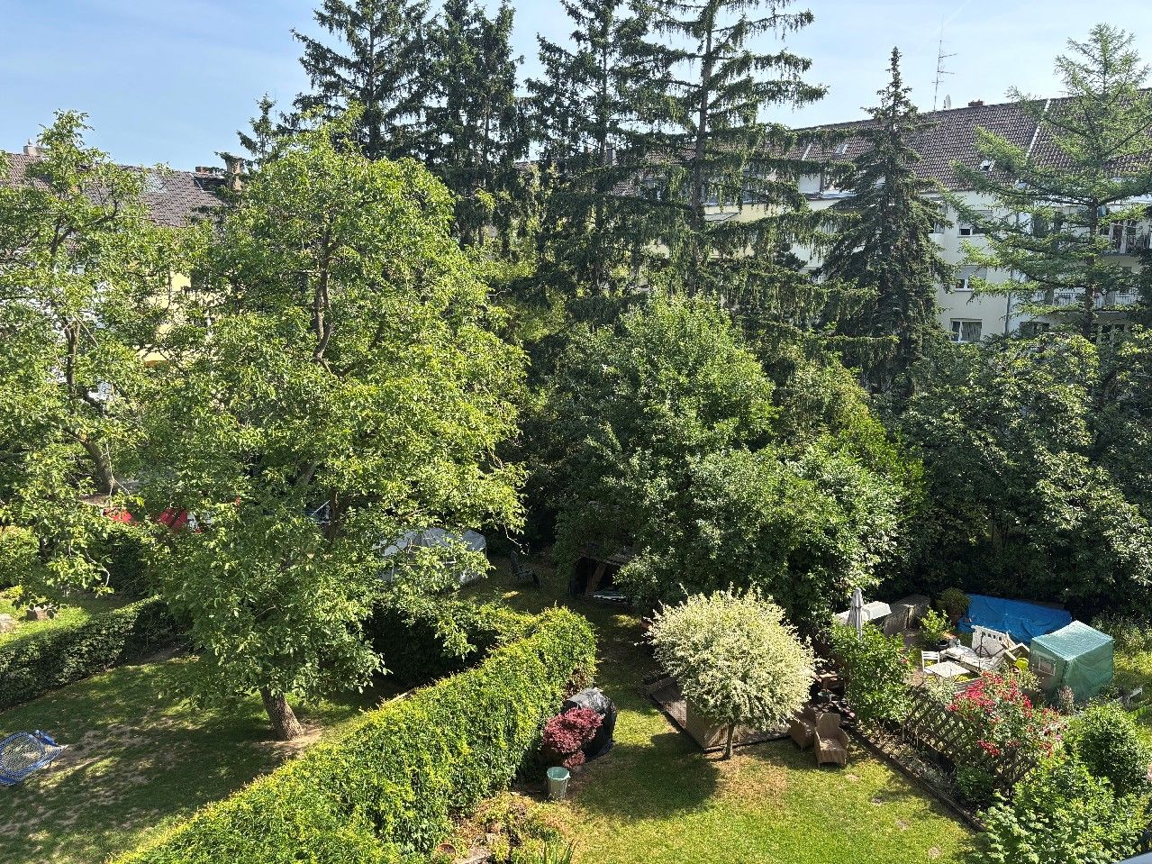 Zentral, ruhig und grün! 3-Zimmer Wohnung mit zwei Balkonen!
