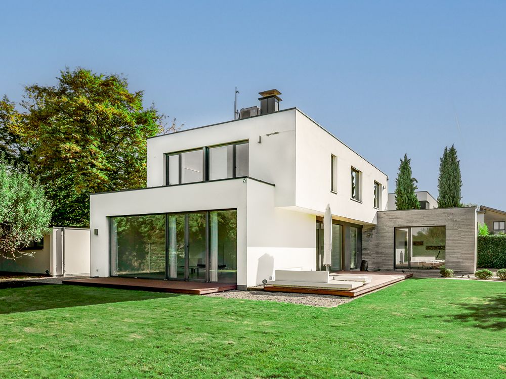 Exklusives Traumhaus mit großzügigem Garten und hochwertiger Ausstattung
