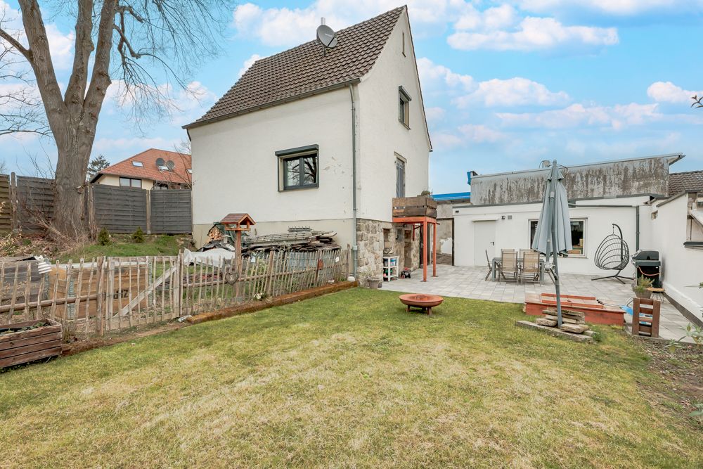 Zentral in Ittenbach: Renoviertes Wohnparadies mit Garten & Garage