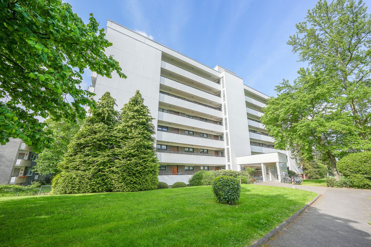 Kompaktes Wohnkonzept mit Fernblick – 2-Zimmer-Wohnung mit Balkon und TG-Stellplatz