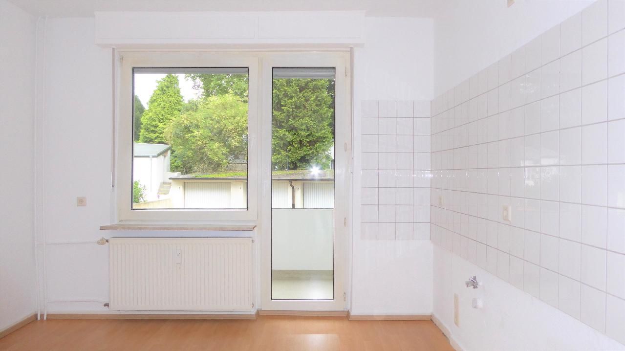 Schönes Single- Appartement im Erdgeschoss mit Balkon und neuem Tageslichtbad mit Walk-In-Dusche
