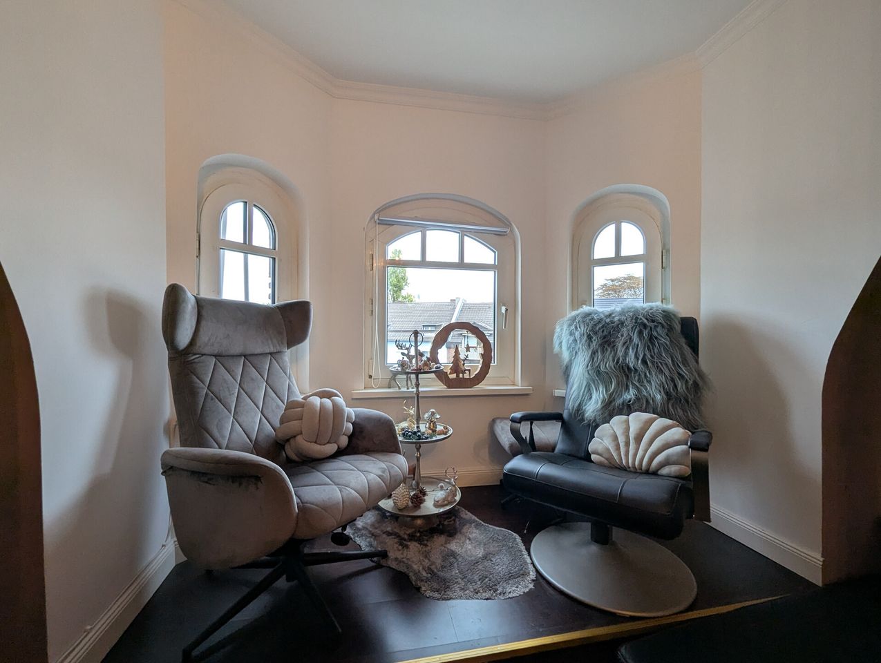 Provisionsfrei – Stilvolle luftig geschnittene Dachgeschoss-Wohnung in Meiderich