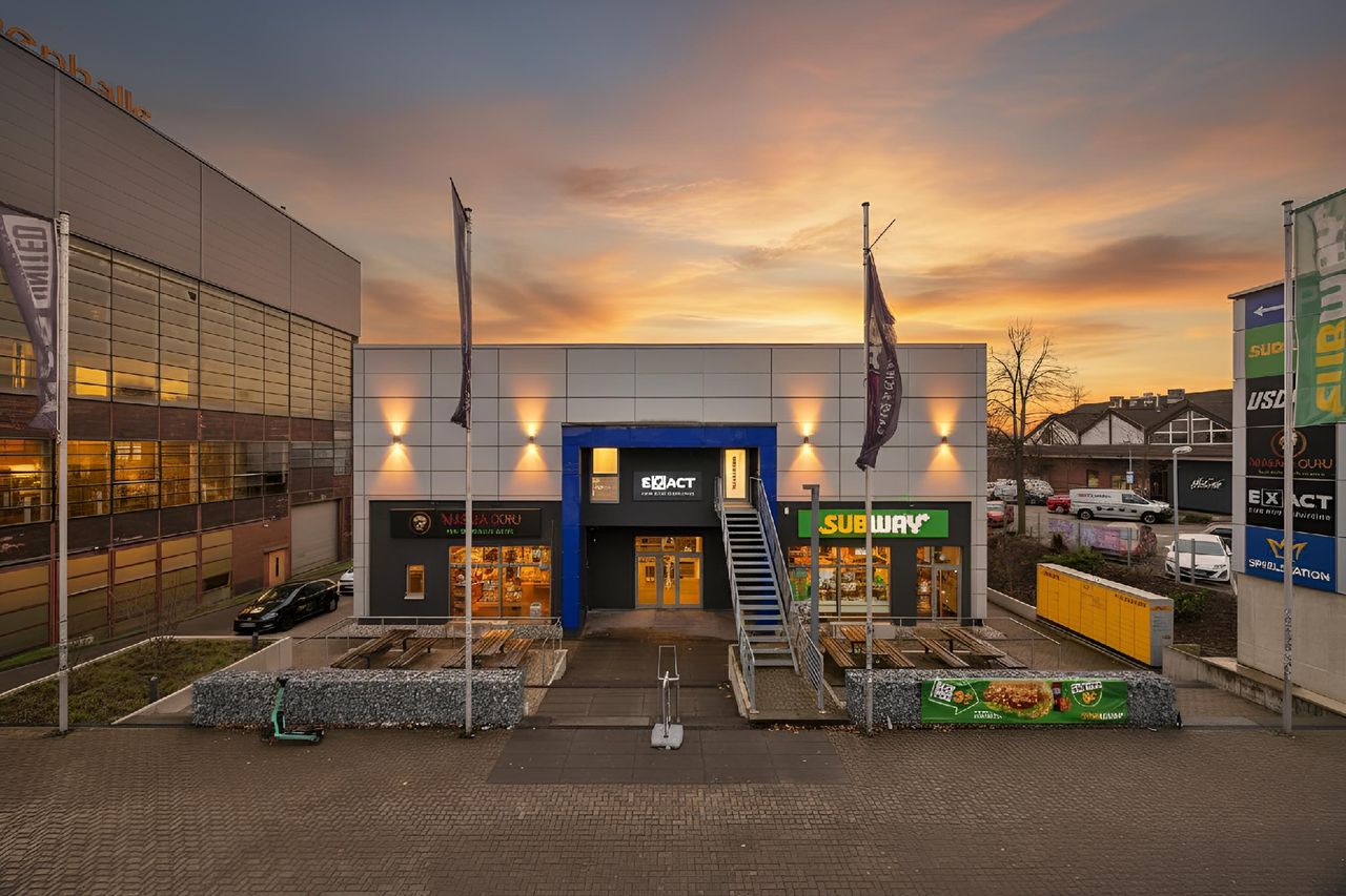 OB – NÄHE CENTRO: MODERNES, VOLL VERMIETETES ENTERTAINMENT-CENTRUM MIT PARKPLÄTZEN ZU VERKAUFEN