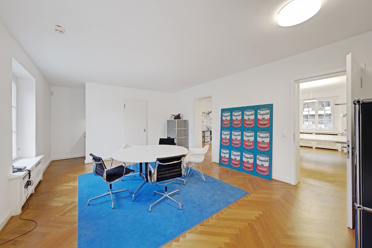 Villa Straßenansicht