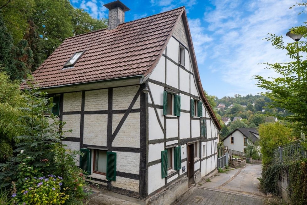 Fachwerkidylle mit Weidefläche  kleines Haus, großes Grundstück – perfekt für Tier-  und  Naturfreunde