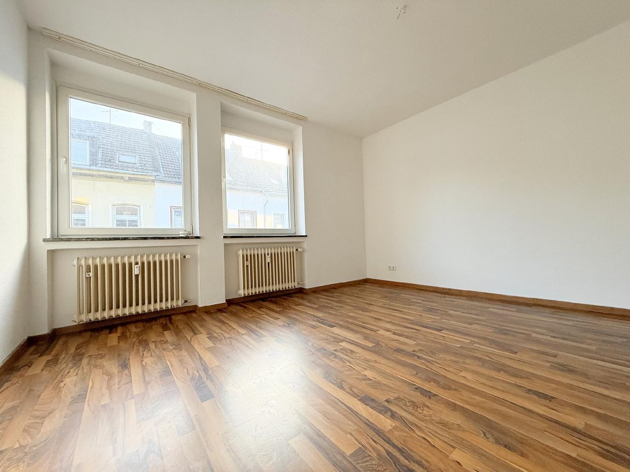 2-ZIMMER 48m² WOHNUNG. HELL, MODERN, RUHIG. KREFELD ZENTRUM.