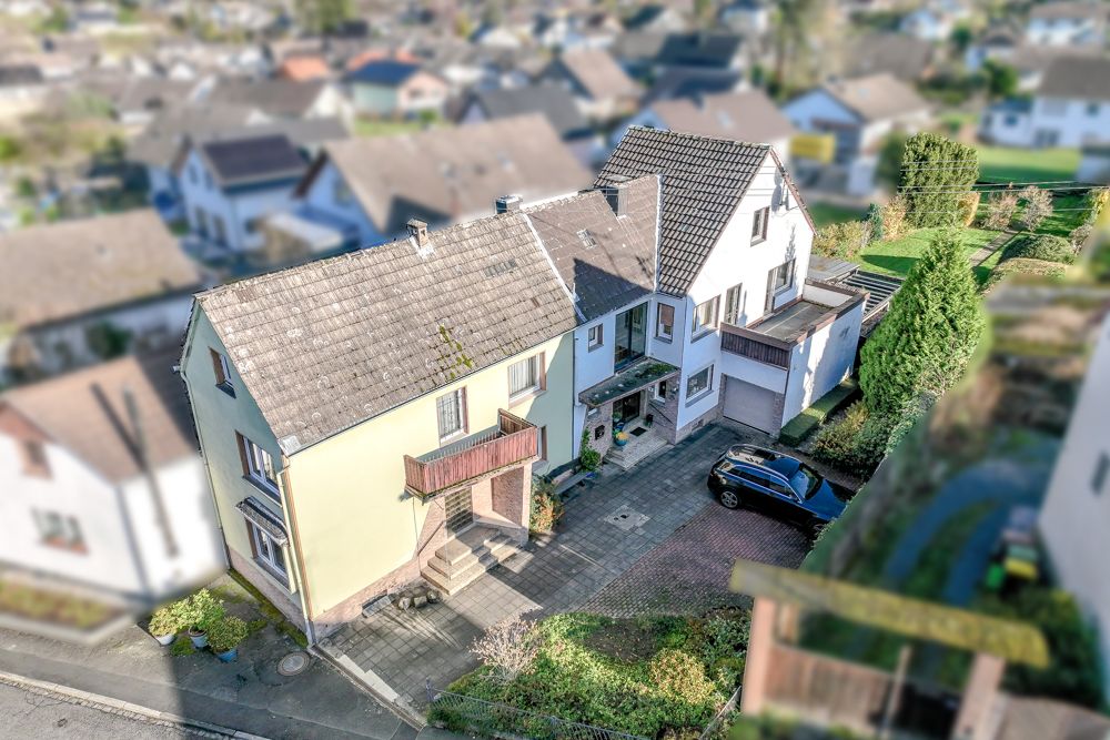 2 Häuser + Baupotenzial in Heisterbacherrott!