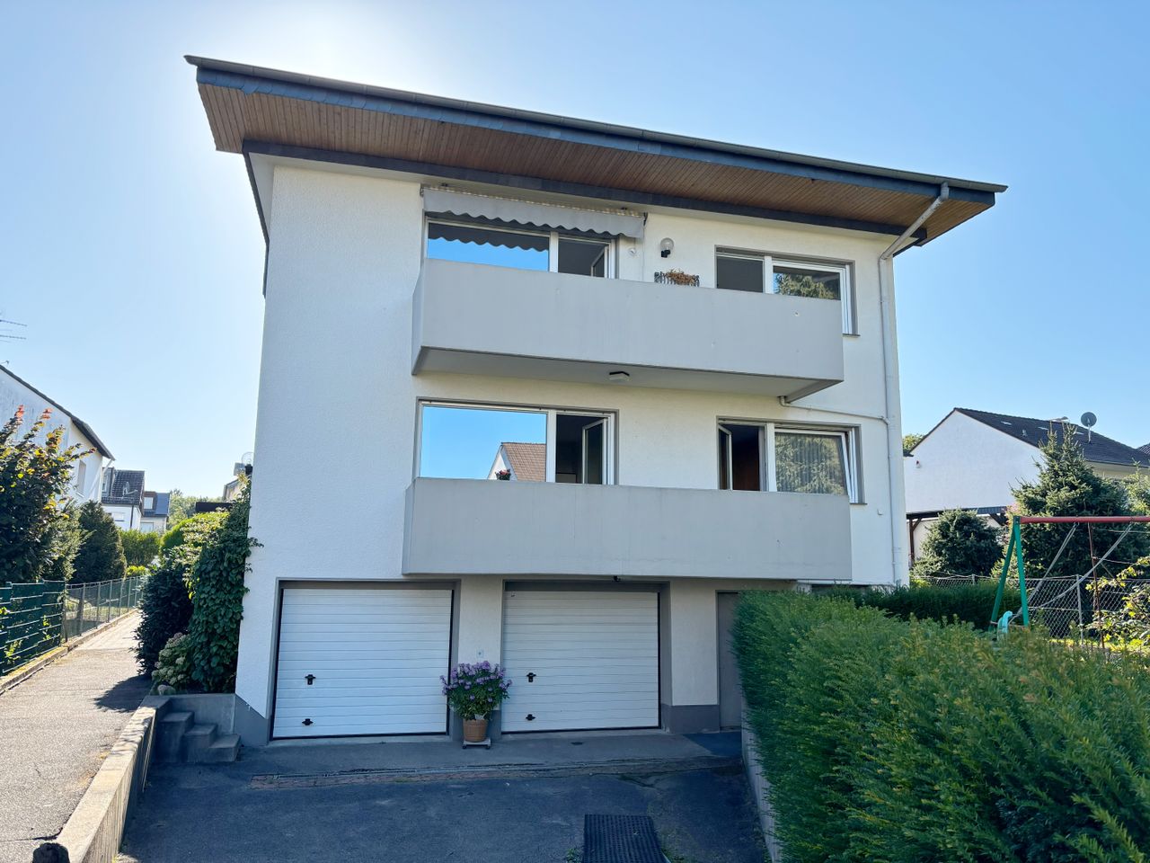 WIE NEU: 4-Zimmer-Wohnung mit Balkon in Paffrath in Gartenlage