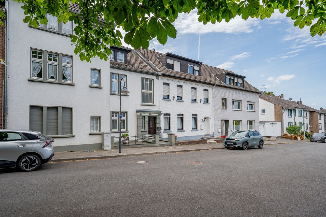 Vermietetes Zweifamilienhaus in ruhiger Lage – Substanz trifft Perspektive