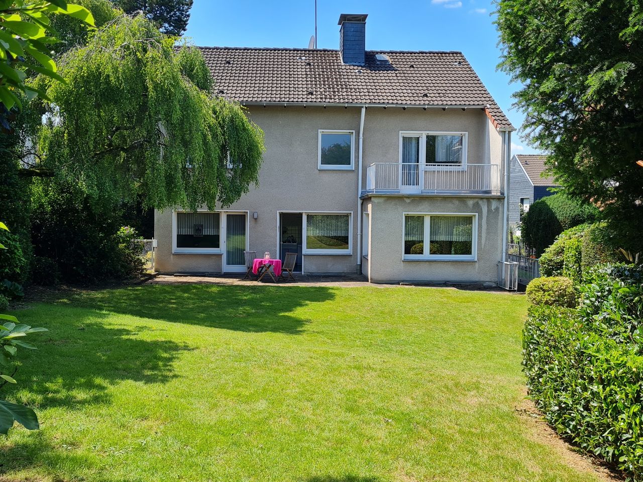Ein Refugium zum Wohlfühlen mit vielen Zimmer & Gartenglück – Einfamilienhaus in Opladen!