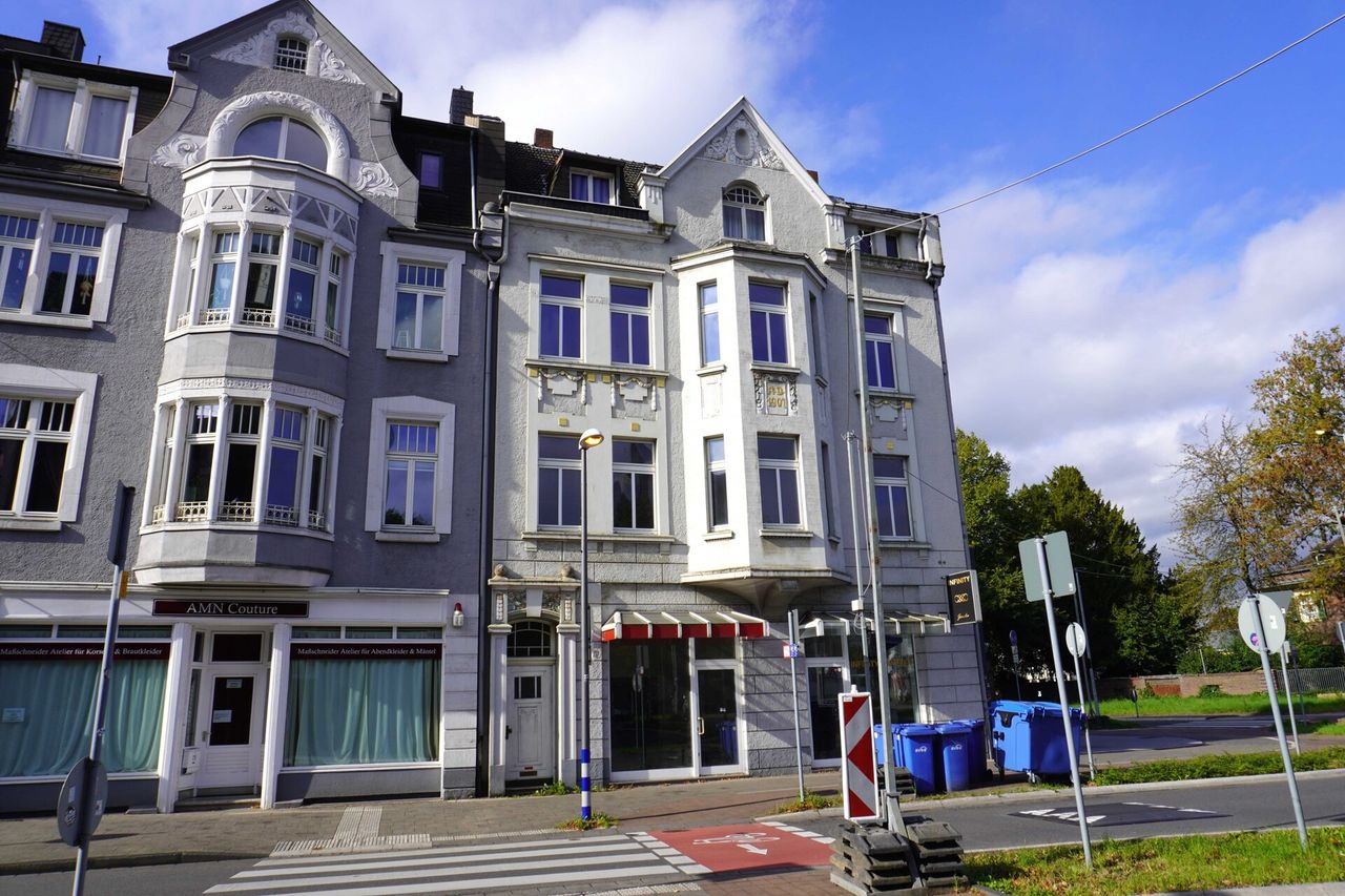 Bezugsfreies Wohn- und Geschäftshaus in zentraler Lage von Opladen!