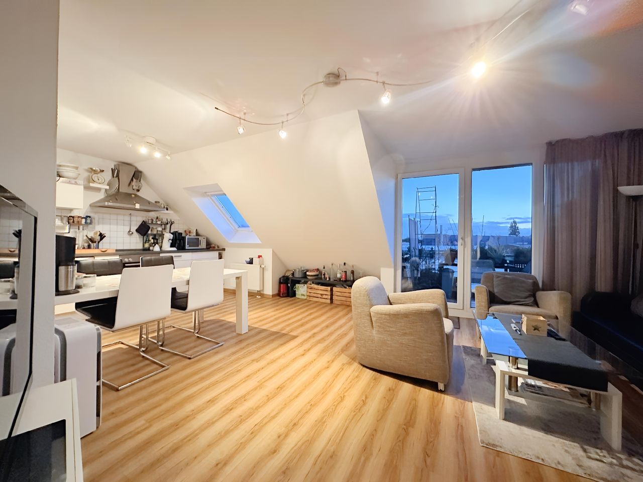 ATTRAKTIVE 2-ZIMMERWOHNUNG AM SCHÖNWASSERPARK ZU MIETEN!