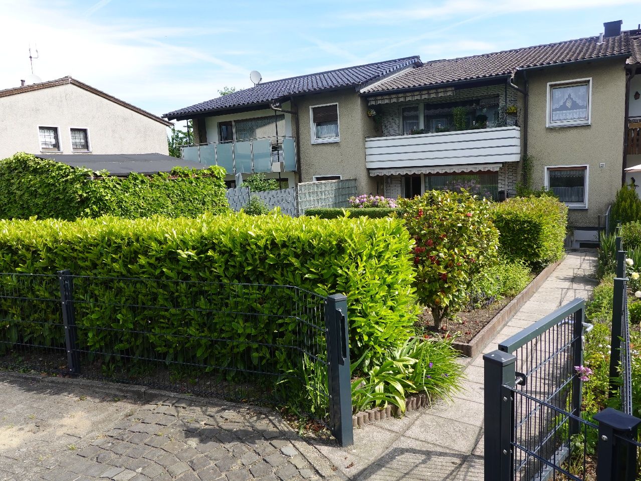 Vielseitig nutzbares Zweifamilienhaus mit ca. 146 m² Wohnfläche, schönem Süd-West- Garten und Garage