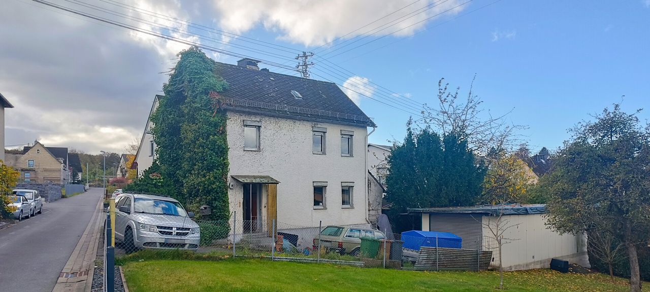 Charmantes Wohnhaus in Ransbach-Baumbach – ideal für eine liebevolle Neugestaltung
