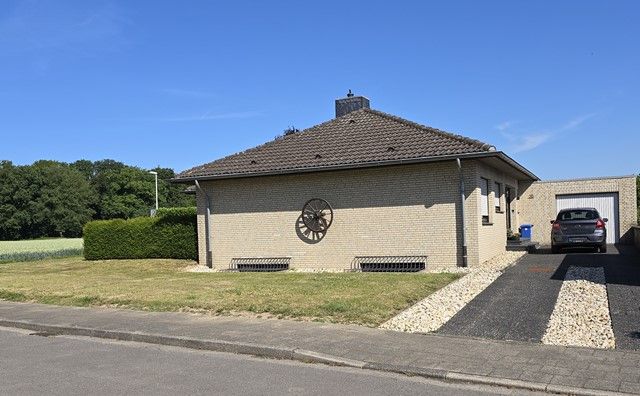 Großzügiger Bungalow in Mönchengladbach-Wickrathahn