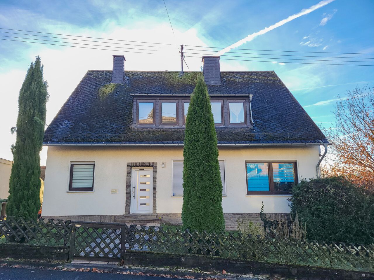 Ein-bis Zweifamilienhaus in der Augst zwischen Koblenz und Montabaur  mit unverbaubarer Fernsicht!