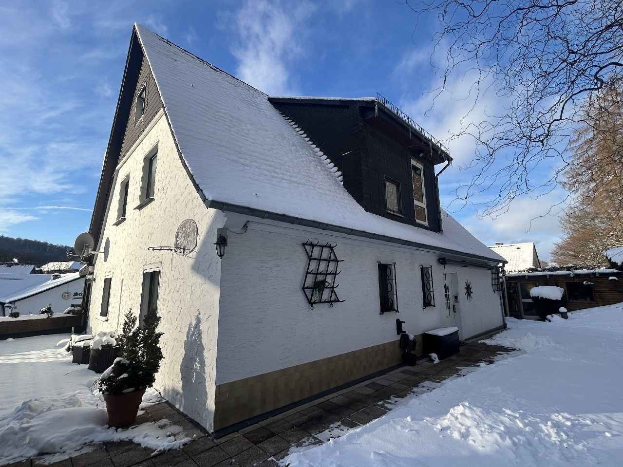 Straßenansicht Sommer