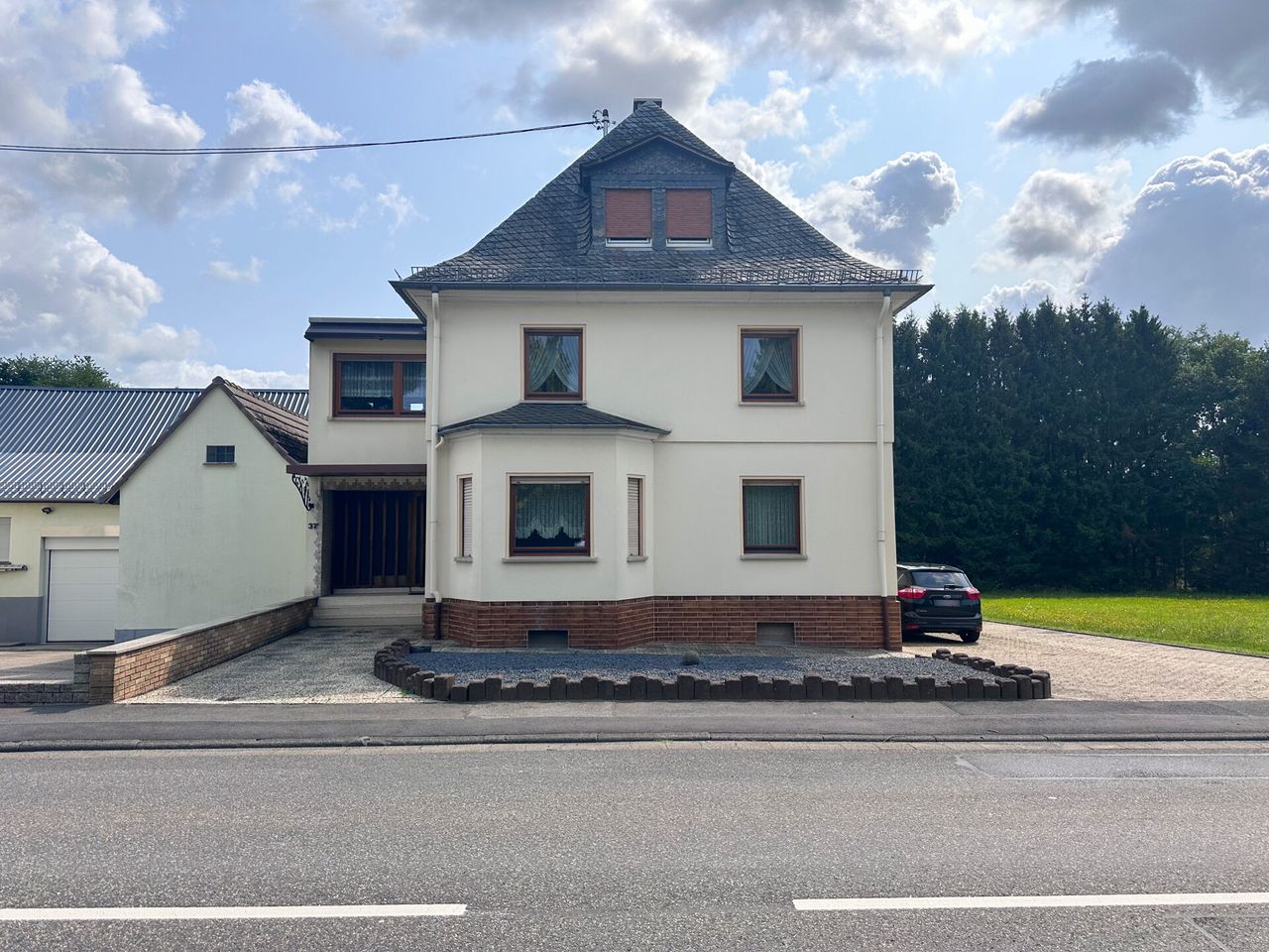 Straßenansicht