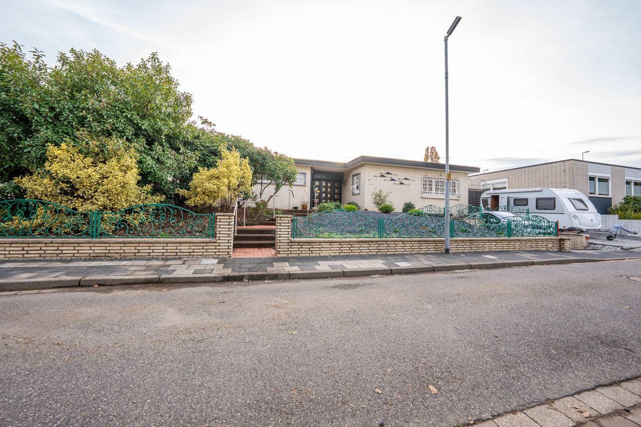 Bungalow mit 134 m² Wohnfläche, stilvolle Architektur und Wohlfühlkomfort auf einer Ebene