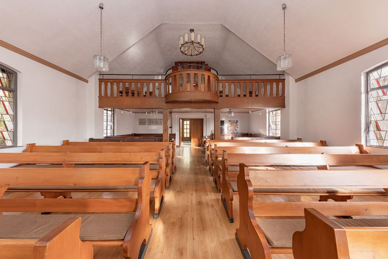 Kirchenliegenschaft mit Hoffläche