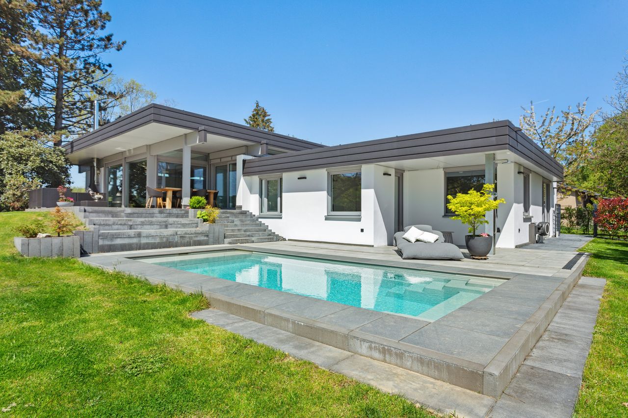 Stilvolles Architektenhaus mit Pool und Luxusausstattung