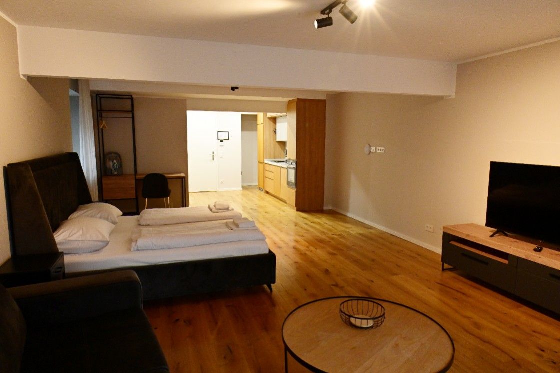 Zimmerblick zum Balkon