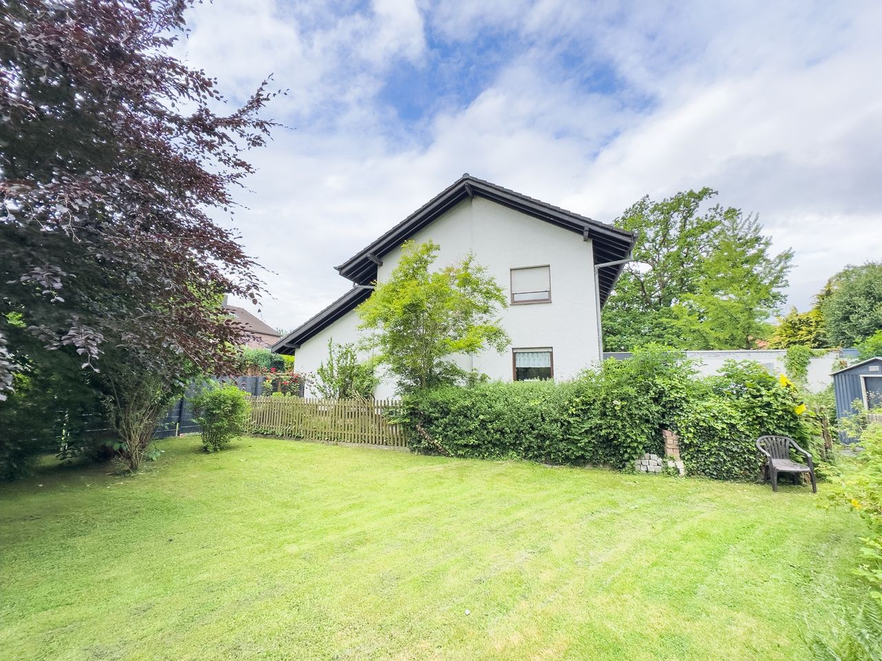 Charmantes Zweifamilienhaus mit Garage, Stellplatz und Keller in Fröndenberg-Dellwig