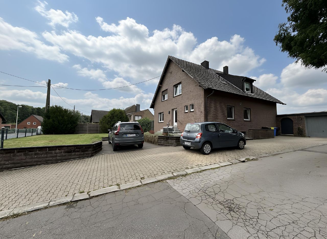 ZWEIFAMILIENHAUS IN LÄNDLICHER UMGEBUNG VON NETTETAL ZU KAUFEN!!!