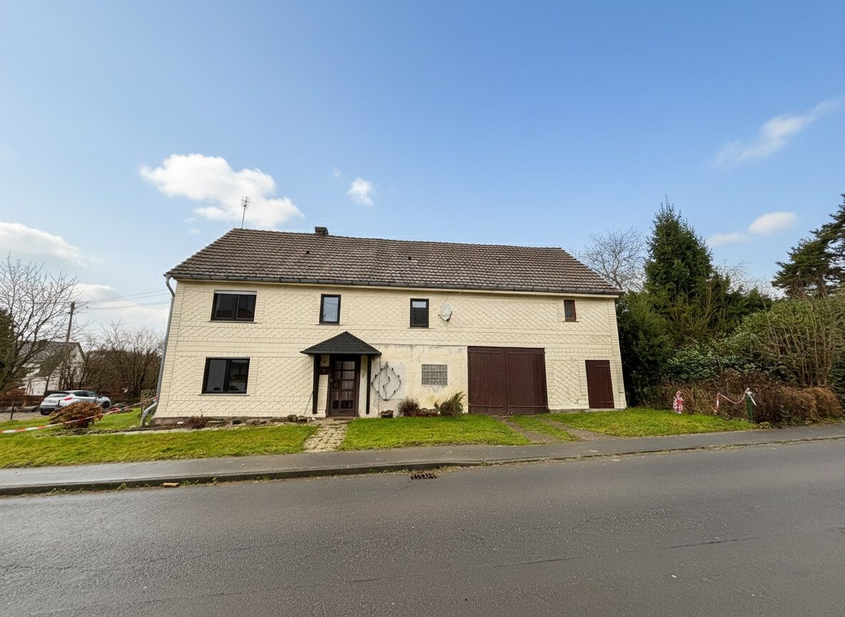 Sanierungsbedürftiges Bauernhaus mit Scheune im Ortskern!