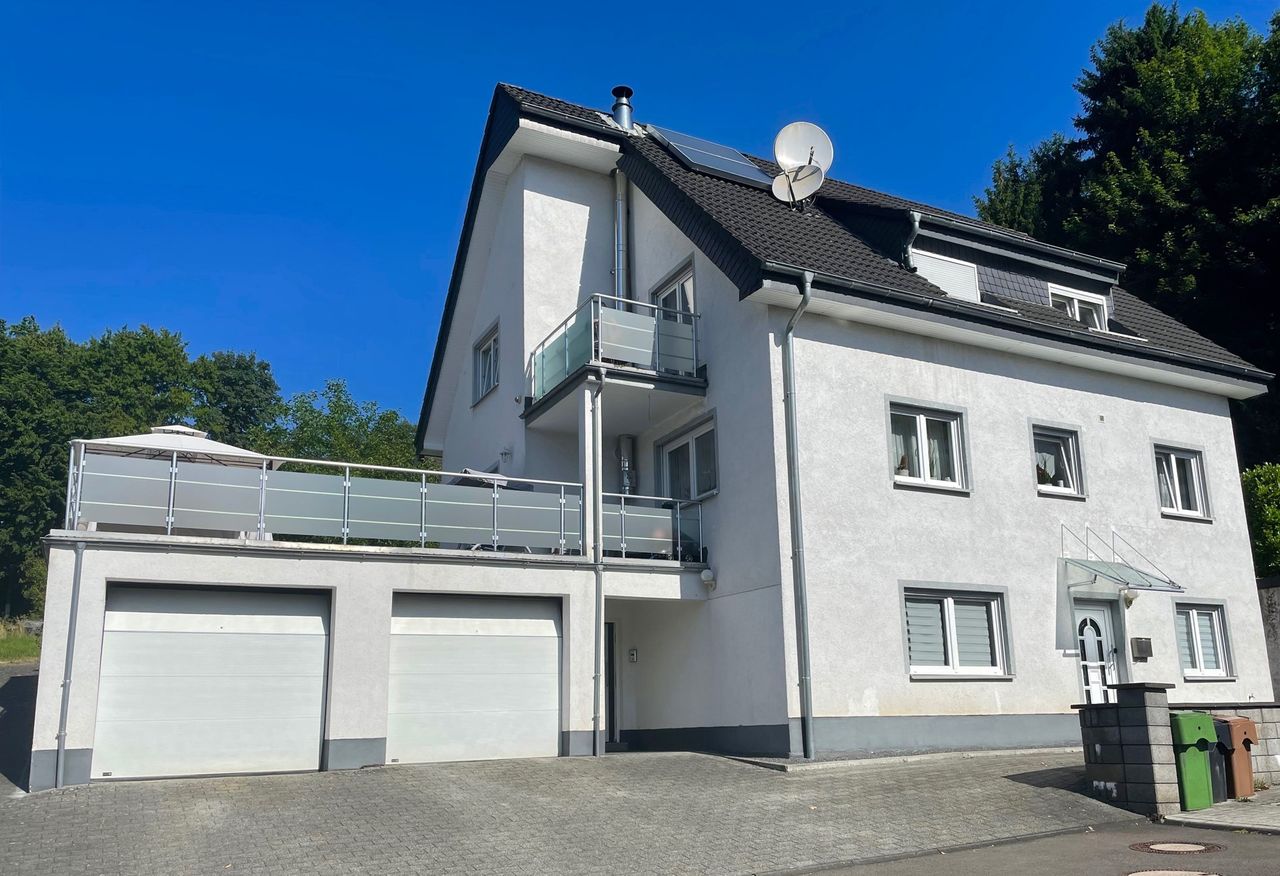 Großzügiges Einfamilienhaus mit Einliegerwohnung in Sackgassenlage – gute Verkehrsanbindung!
