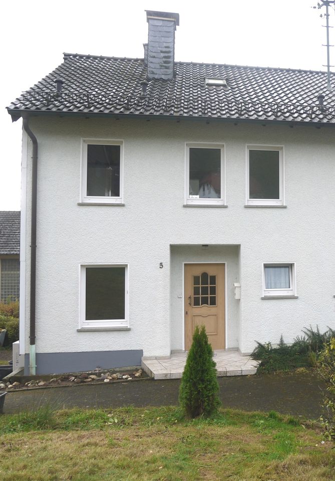 Kernsanierte Doppelhaushälfte