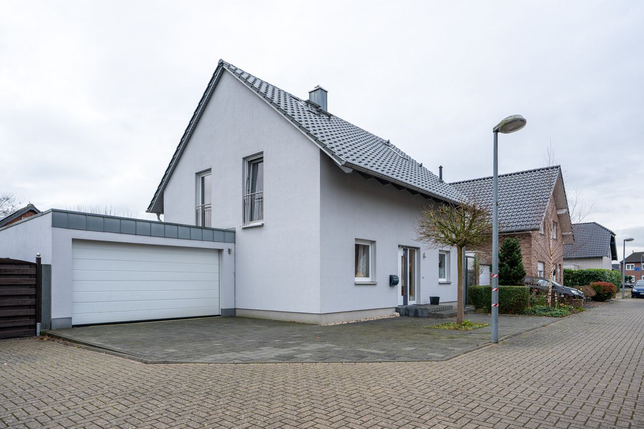 Ankommen und bleiben: Familienidyll in Erkelenz mit Garten & extra Wohnraum