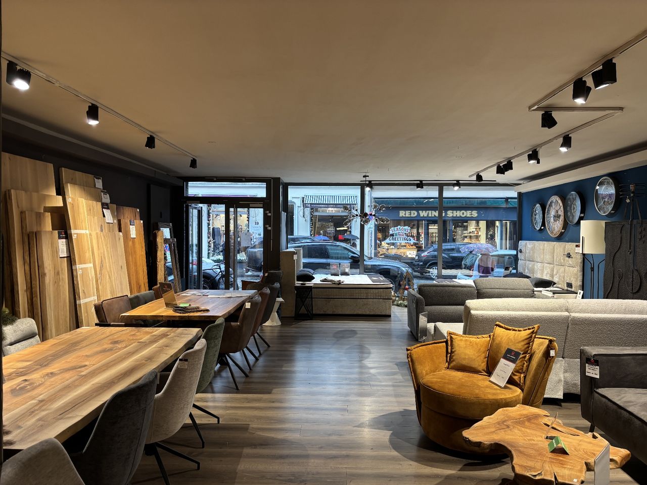 Düsseldorf-Carlstadt: Provisionsfrei für den Mieter! Großzügiges Ladenlokal (Nur Non-food)!