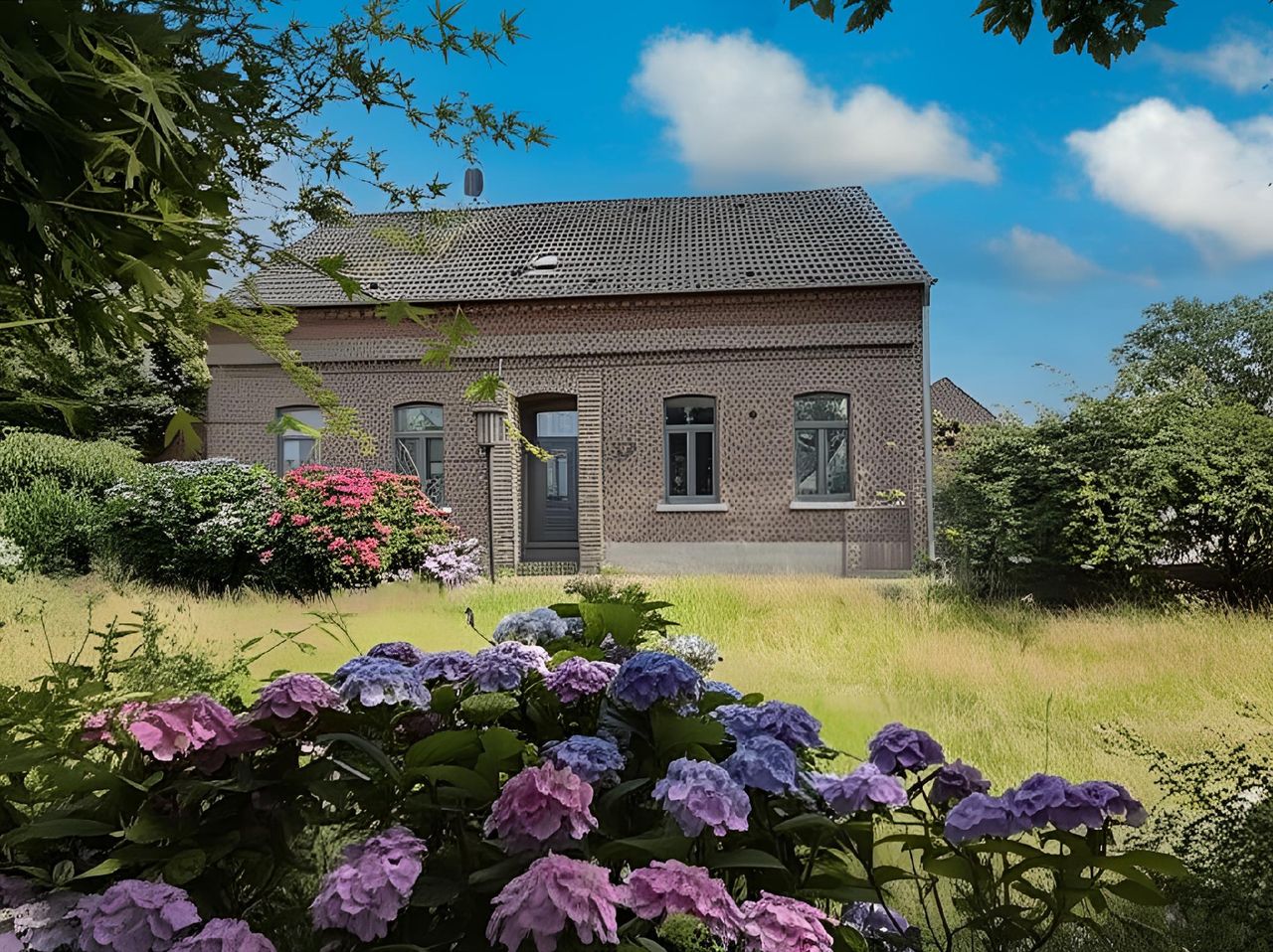 TRAUMHAFTES BAUERNHAUS MIT IDYLLISCHEM GARTEN IN KR-FISCHELN ZU VERMIETEN!