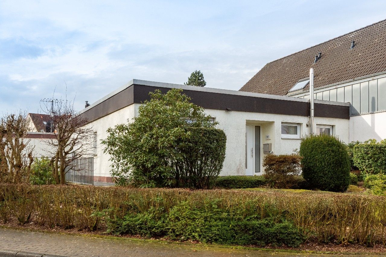 NEU: Großer Bungalow mit ca. 157 m² Wfl. und schönem Garten in naturnaher Lage