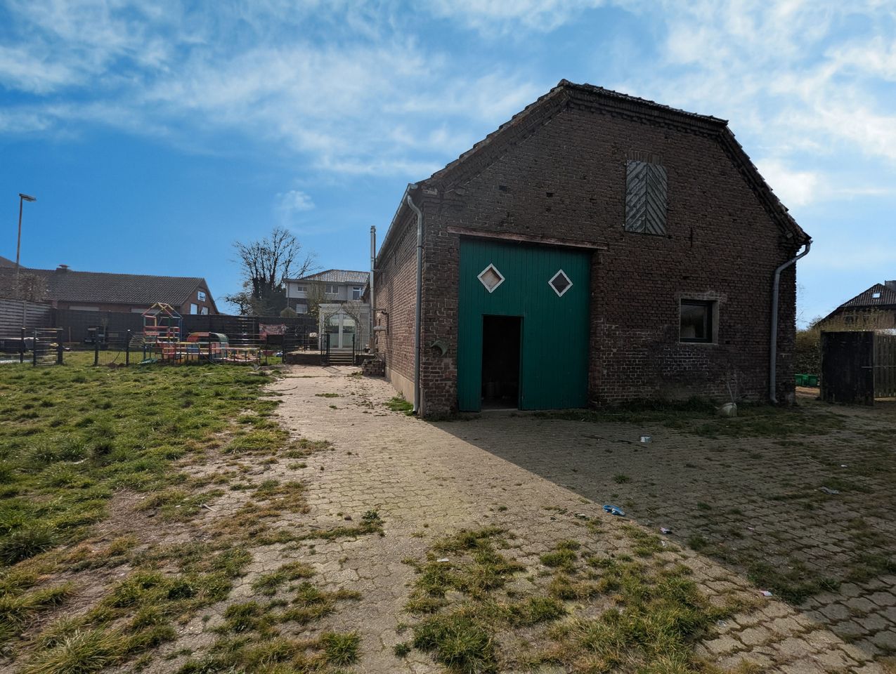 Straßenansicht