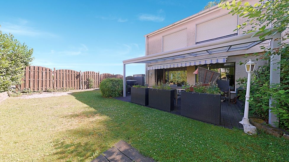 Familienglück auf 130 m²: 5 Zimmer, Tageslichtbad, G-WC, Kamin, großer Garten und Garage